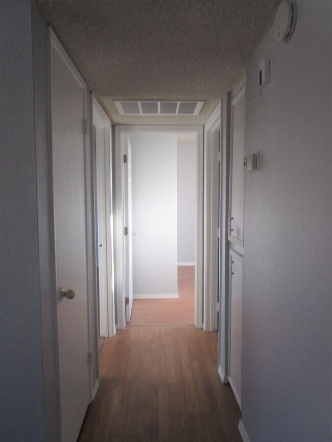 Foto del edificio - 632 Commercial Ave