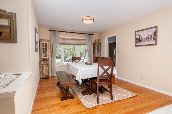 Building Photo - 3032 Brittan Ave