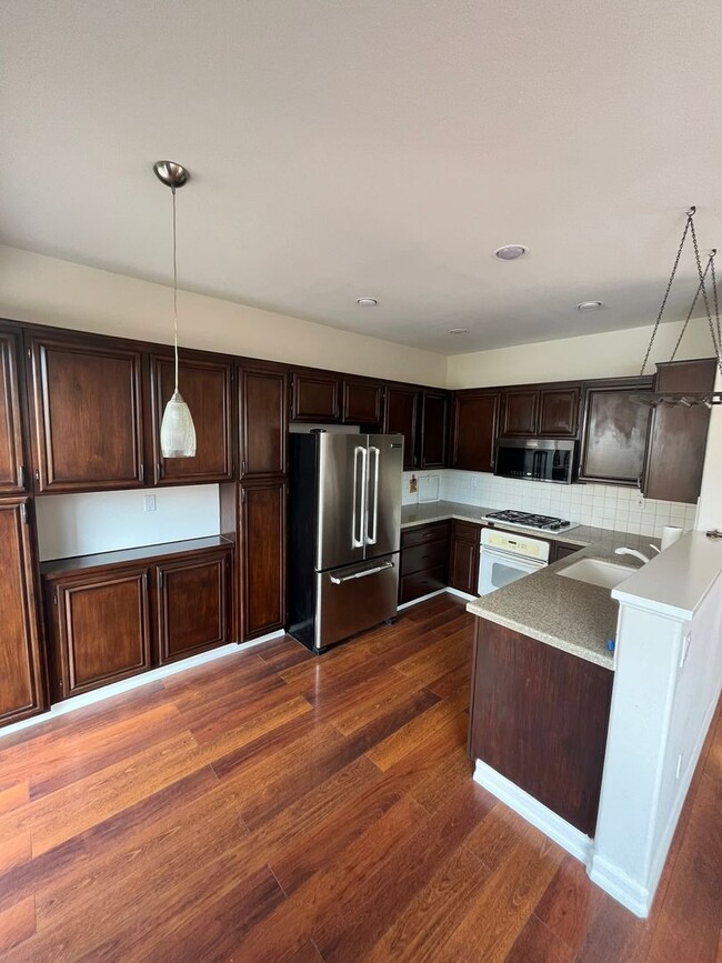 Foto del edificio - Spacious 3-Bedroom, 2.5-Bathroom Home