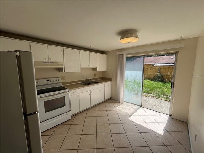 Building Photo - 8406 Willow Forest Ct