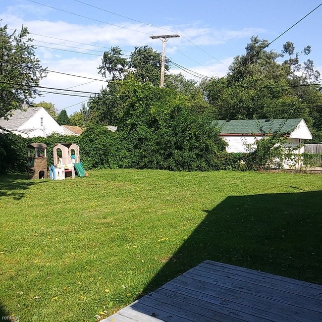 Foto del edificio - 2 br, 1 bath  - 5904 Janet St UNIT 2