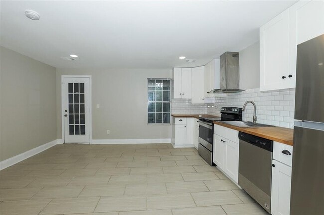 Foto del edificio - 6581 Wellington Sq