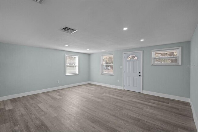Foto del edificio - 1682 Wilmar Ave