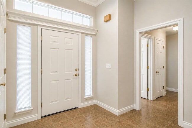 Building Photo - 4869 Del Aire Dr