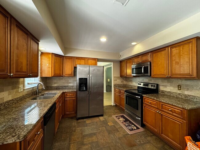 Building Photo - 12129 Holly Knoll Cir