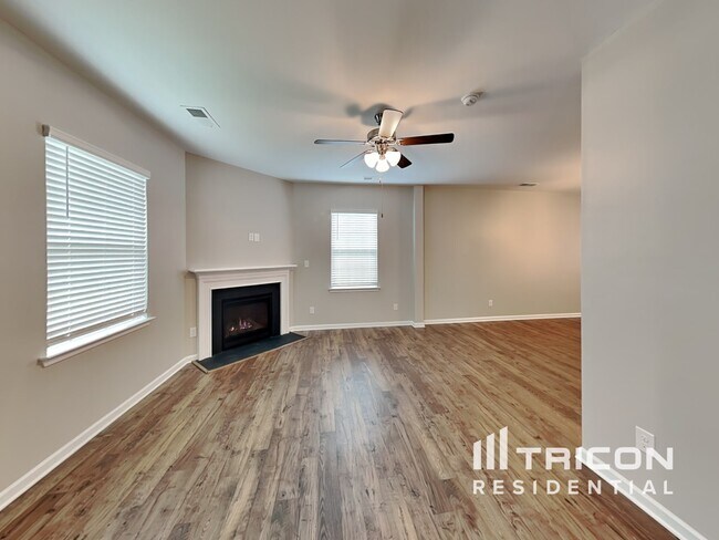 Building Photo - 151 King William Dr