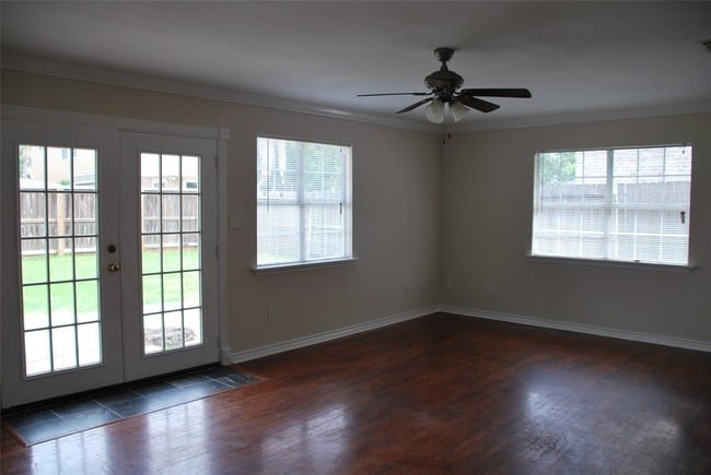 Building Photo - 3306 Elmridge St