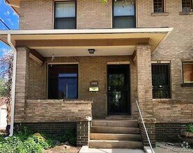 Building Photo - 418 E 5th Ave