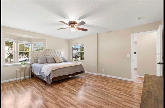 Foto del edificio - 110 42nd Ave N