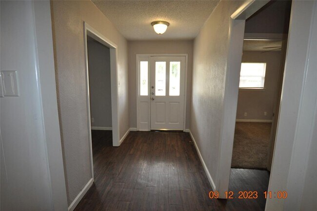 Foto del edificio - 2232 Shady Brook Dr