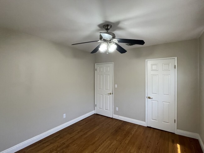 Foto del edificio - 6244 Calvin Ave