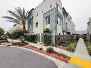 Building Photo - 14414 Strawberry Ln