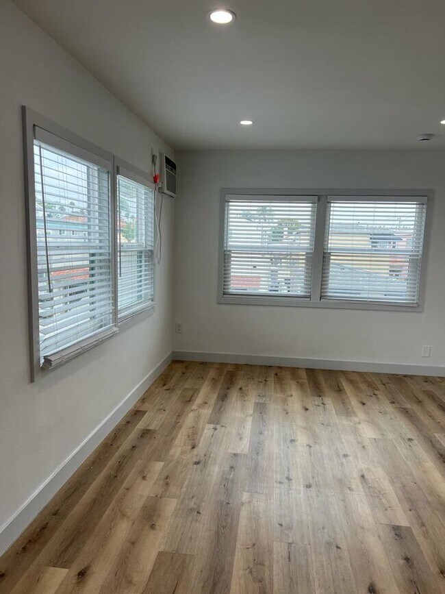 Foto del edificio - 1b Apartment in Belmont Shore across from ...
