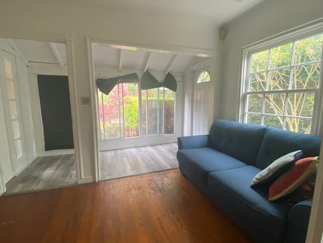 Building Photo - 2022 Stanley Hills Dr