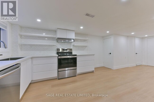 Building Photo - 25 Palmerston Ave