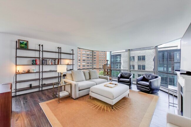 Photo - 1310 N Ritchie Ct Townhome