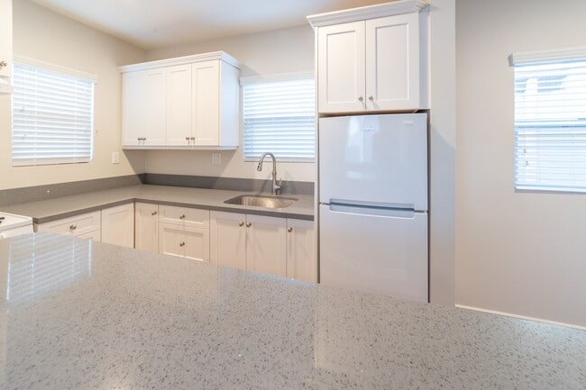 Foto del edificio - 453 Gaviota Ave