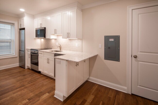 Interior Photo - The Parkview at Polifly