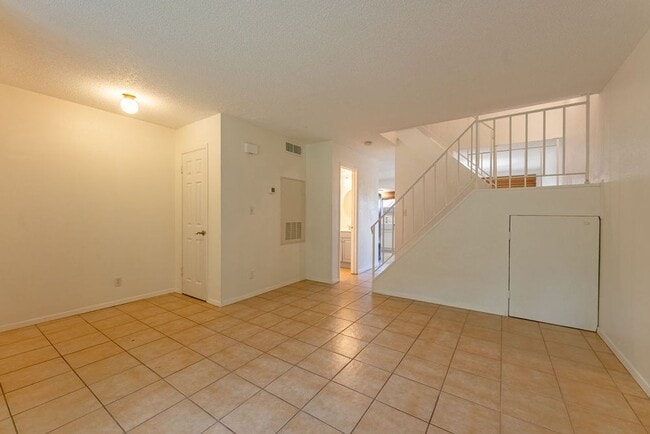 Building Photo - 9604 Blue Creek Ln