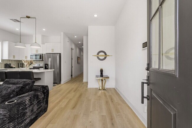 Foto del edificio - 6528 Weston St