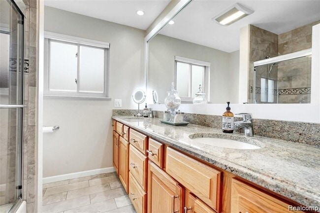 Building Photo - 41223 Sesame Dr