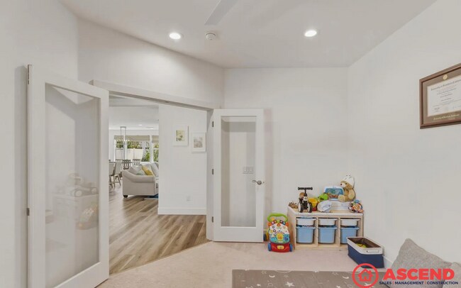 Foto del edificio - Spacious 4-Bedroom Home with Solar, In-Unit Laundry & Full Appliance Package!
