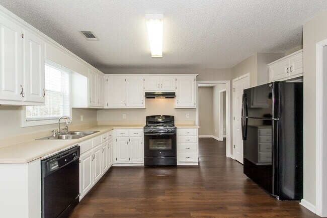 Building Photo - 717 White Dove Dr