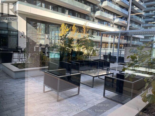 Photo du bâtiment - 95 Oneida Crescent