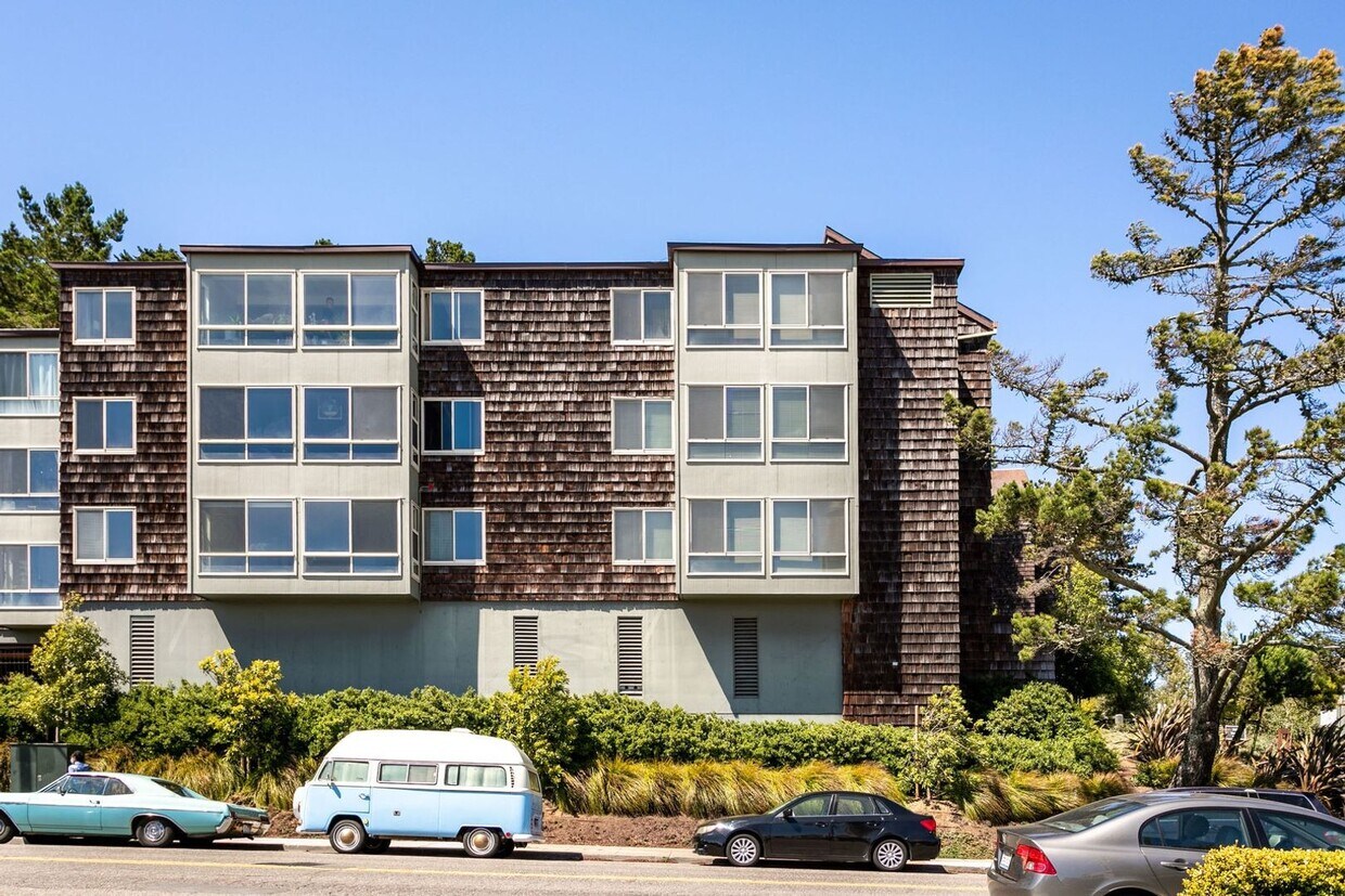 Foto principal - Executive Condo in Diamond Heights
