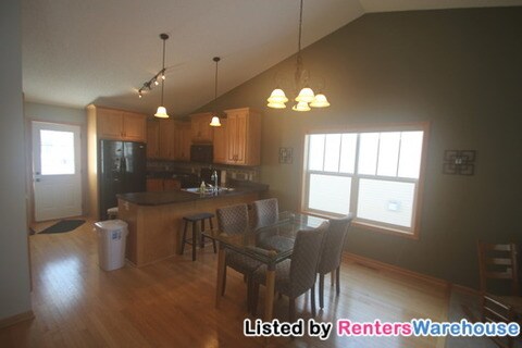 Building Photo - 12147 Bataan St NE