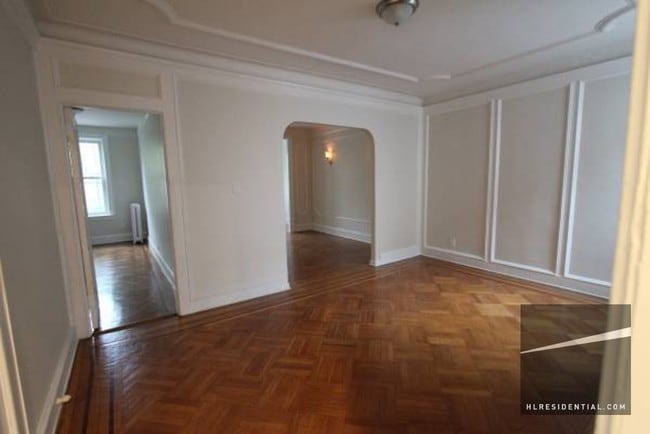 Foto del edificio - 8811 Colonial Rd