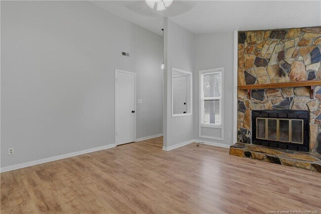 Foto del edificio - 6984 Timberwood Dr