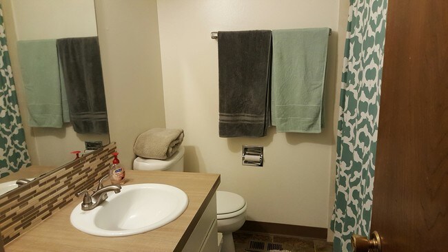 Bath - 1234 W Ridenbaugh St