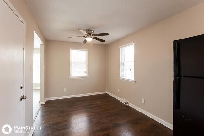 Building Photo - 504 Newton Dr