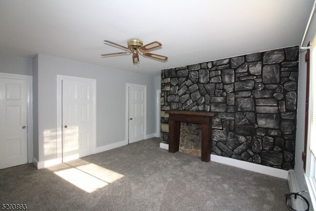 Building Photo - 172 Musconetcong River Rd