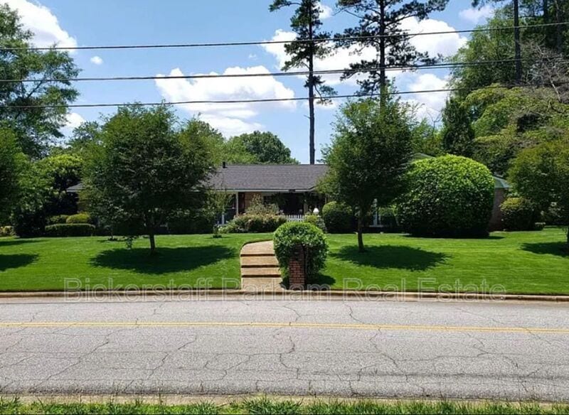 Foto principal - 5811 Canterbury Dr