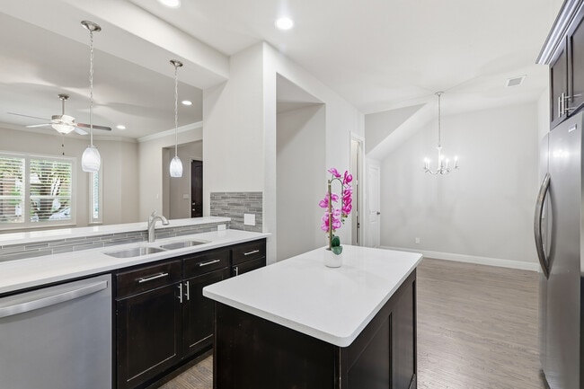 Building Photo - 4229 Broadway Ave