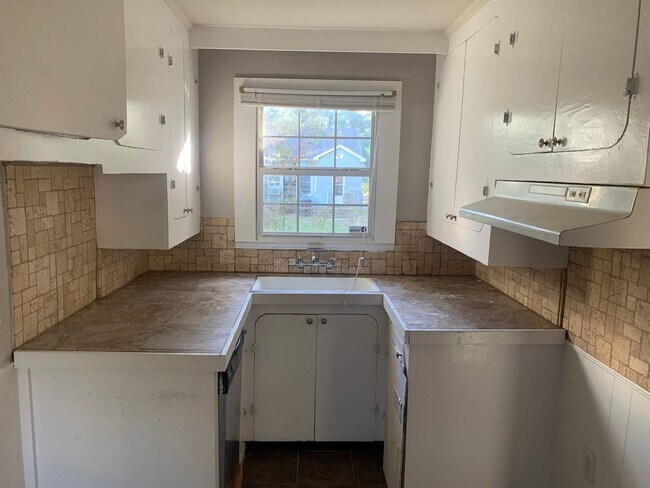 Foto del edificio - 233 E Jordan St