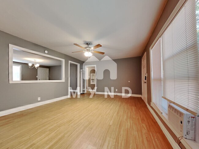 Building Photo - 109 Avenue U
