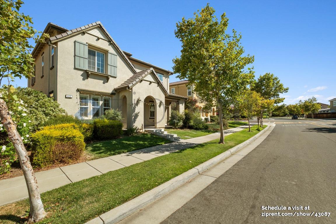 Foto principal - 622 N Montebello St