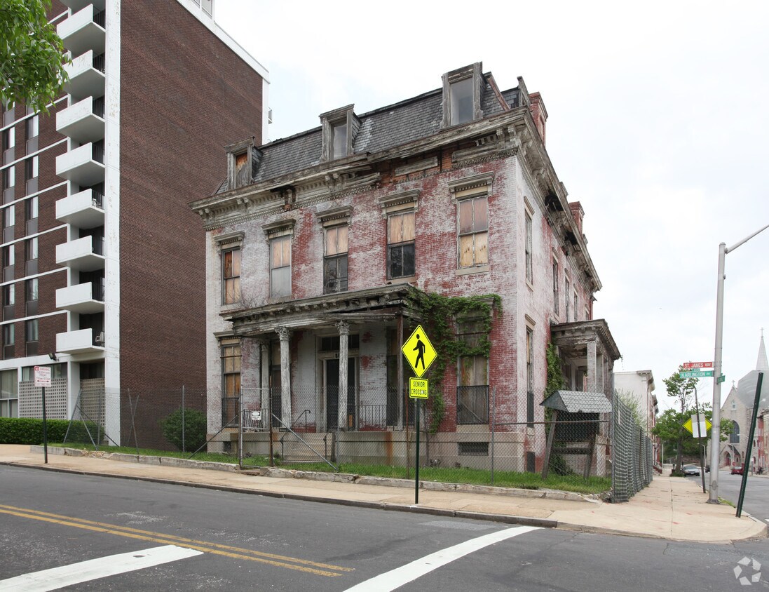 Building Photo - 801 N Arlington Ave