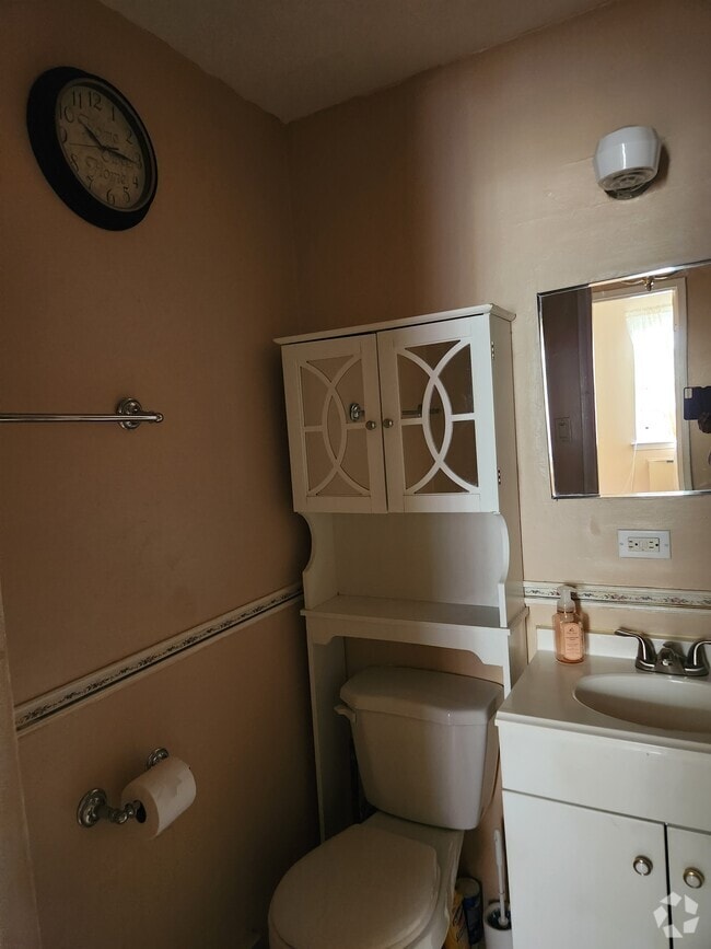 Bergen Beach Apartments for Rent with Hardwood Floors Brooklyn, NY