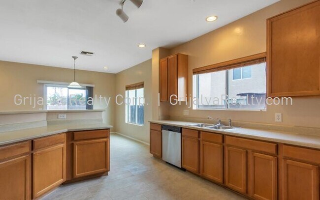 Foto del edificio - Beautiful 3 Bedroom 3 Bath House in Drexel...