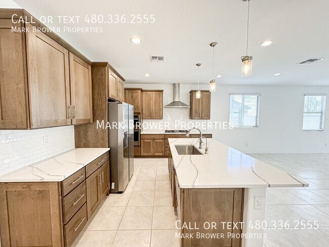 Foto del edificio - 72 S 157th Ln