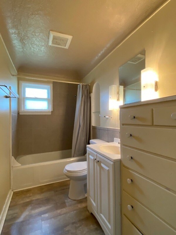 Foto del edificio - 1808 W 2nd Ave