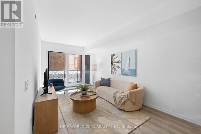 Building Photo - 101 Roehampton Ave