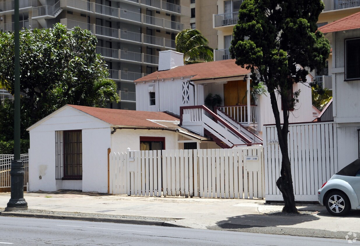 Building Photo - 2165-2167 Ala Wai Blvd