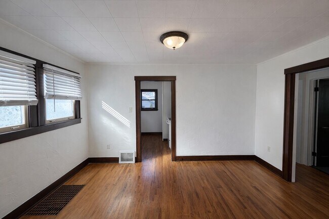 Foto del edificio - 1259 Humphrey Ave