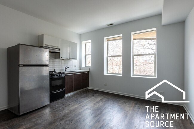 Building Photo - 5054 N Winthrop Ave
