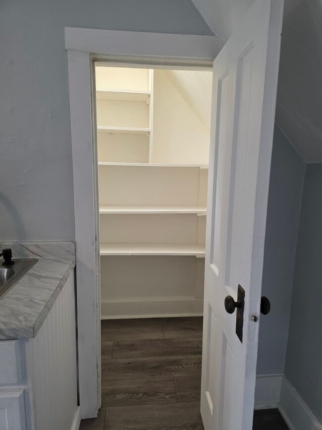 Building Photo - 14 Lincoln Pkwy